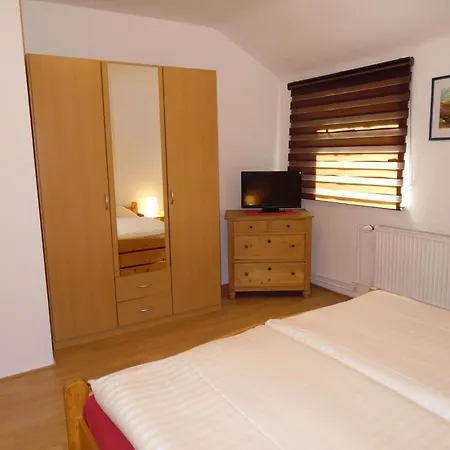 Charmantes Dachgeschoss-refugium, Harz Апартаменты Вильдеманн